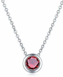 Collier fantaisie avec pendentif en oxyde de zirconium rouge plaqué argent