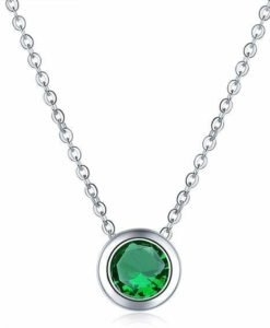 Collier avec pendentif  oxyde de zirconium vert plaque argent