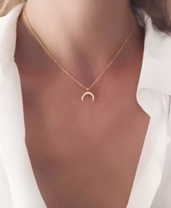 Collier tendance 2019 - corne plaque or