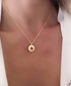 Collier tendance 2019 - pastille étoile