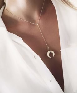 Collier tendance 2019 - pendentif corne blanc argent