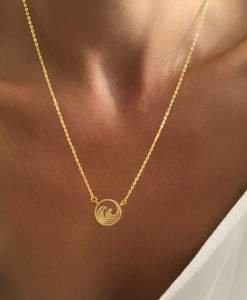 collier medaille vague plaque or