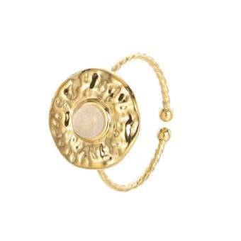 Bague ronde martelee avec pierre