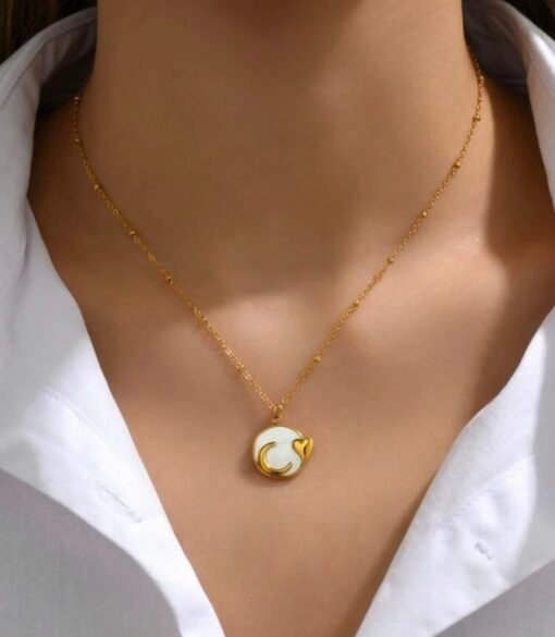 Collier tendance 2024- Medaille coeur et lune