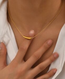 collier tendance 2024- minimaliste en acier