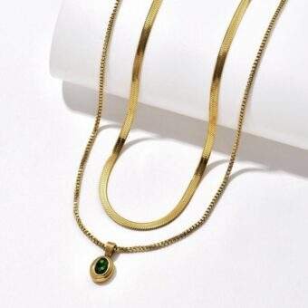 collier tendance 2024- multirangs pierre verte