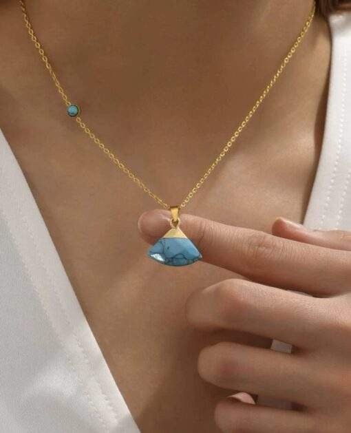 collier tendance 2024- pierre turquoise